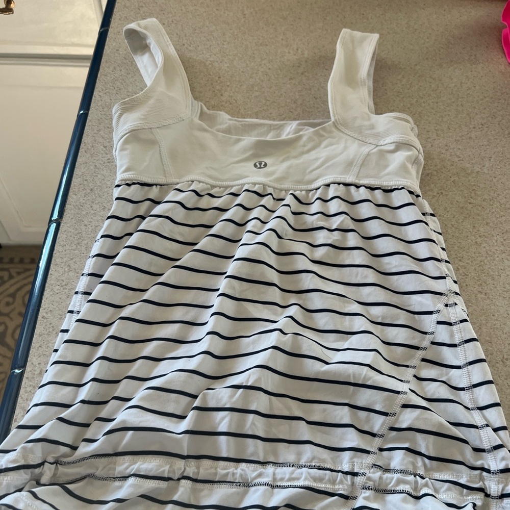 Lululemon tank 2 with draw string waist